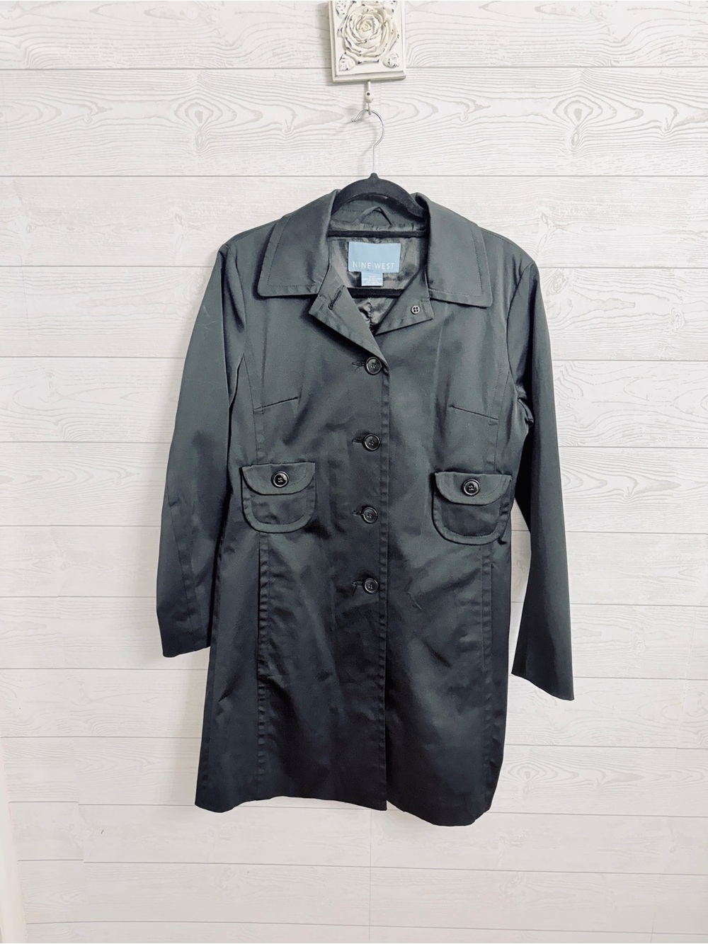 Nine West Black Sateen Single-Breasted Midi Trench Coat. Size 8